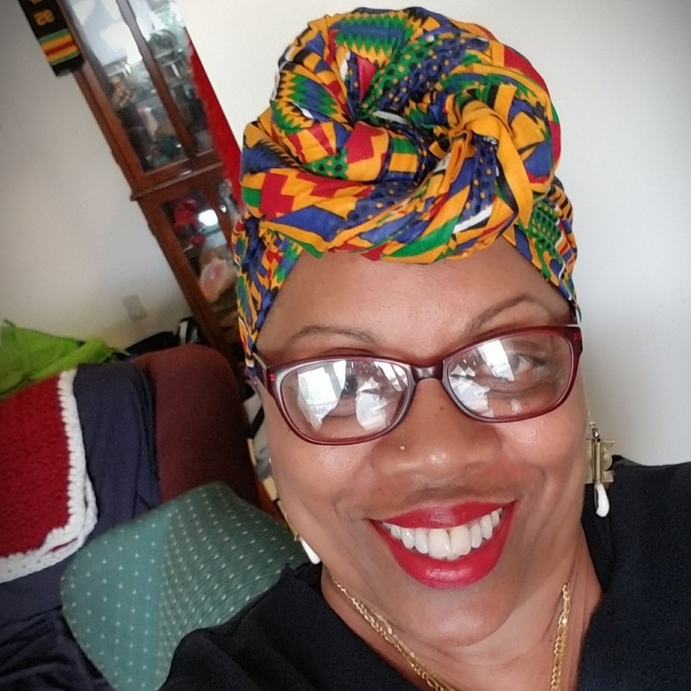 Meet your Posher, Olivia